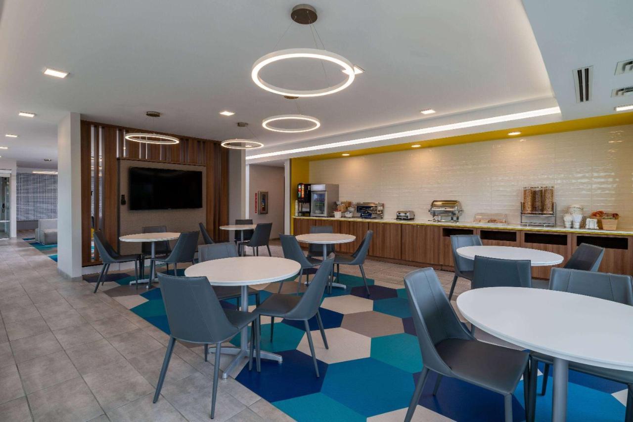 Microtel Inn & Suites By Wyndham Winchester Ngoại thất bức ảnh